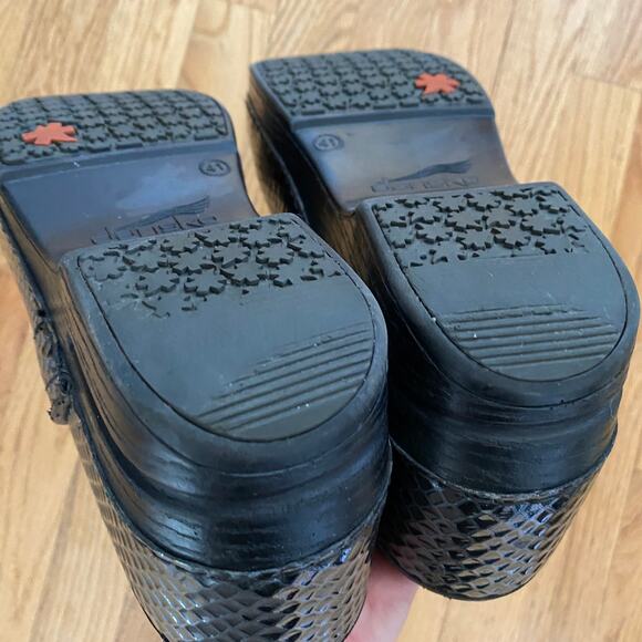 Dansko XP Black Anaconda Patent Leather Clogs Comfort Shoe Size 41 US 10.5-11 - Picture 12 of 13